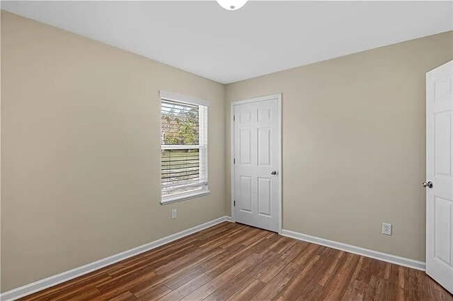 Building Photo - 389 Cherokee Ave