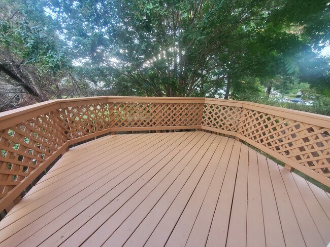 Building Photo - 14142 Betsy Ross Ln