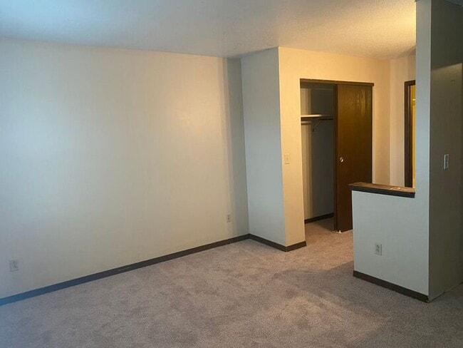 Building Photo - $1,300 | 2 Bedroom, 2.5 Bathroom Townhome | Pet Friendly | Available for July 1st, 2026 Move In!