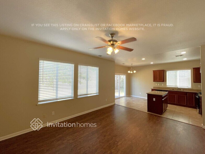 Building Photo - 2799 Silhouettes St