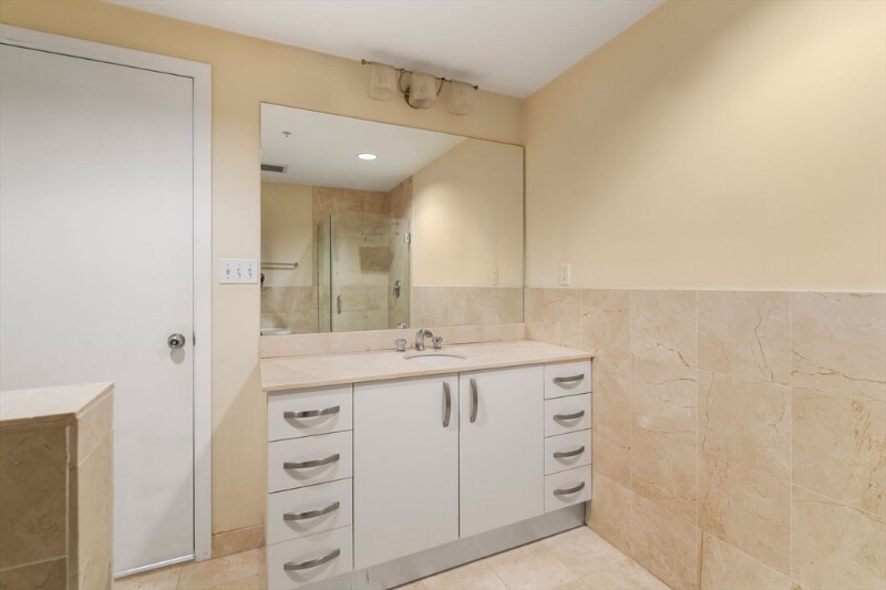 Building Photo - 210 South St