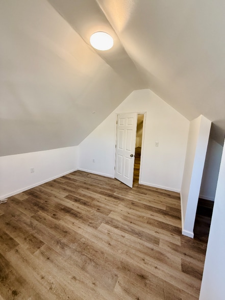 Building Photo - 3736 E 153rd St