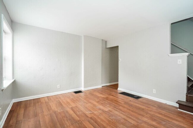 Building Photo - 1732-1734-1734 E Whittier St