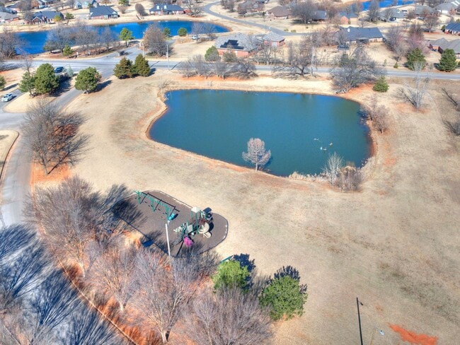 Building Photo - Updated Home + North Edmond + 4 Bedrooms