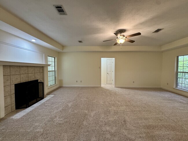 Building Photo - 44 Kirkland Dr