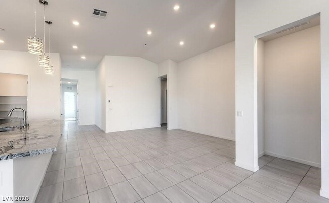 Building Photo - 11836 Star Grass Ave