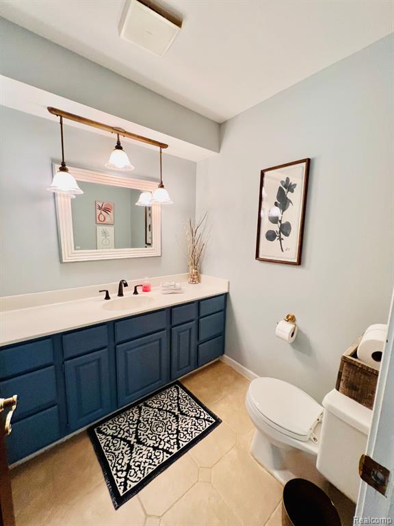 Building Photo - 6588 White Pines Dr