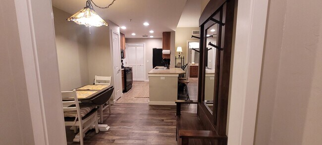 Building Photo - Monterra Delight on Main floor fully furni...