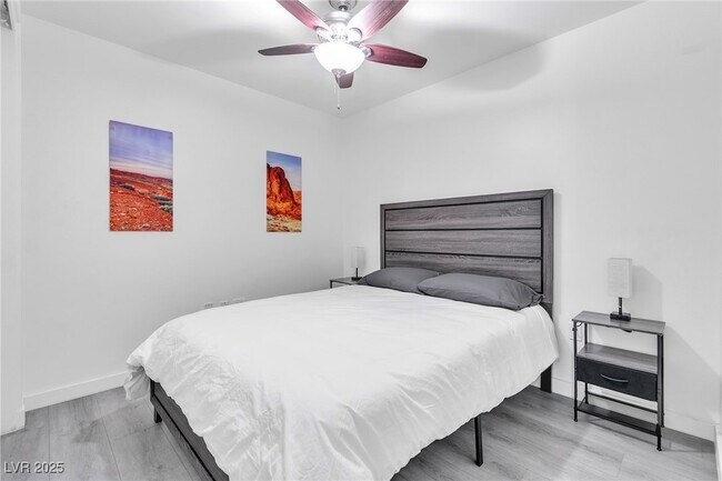 Building Photo - 4471 Dean Martin Dr