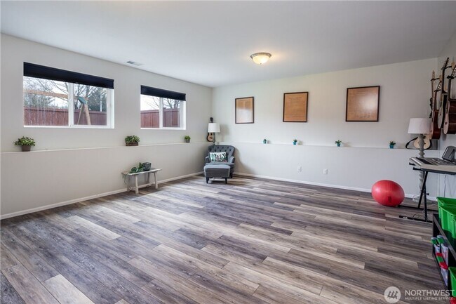 Building Photo - Spacious Eagle Heights Rental w/ Playgroun...