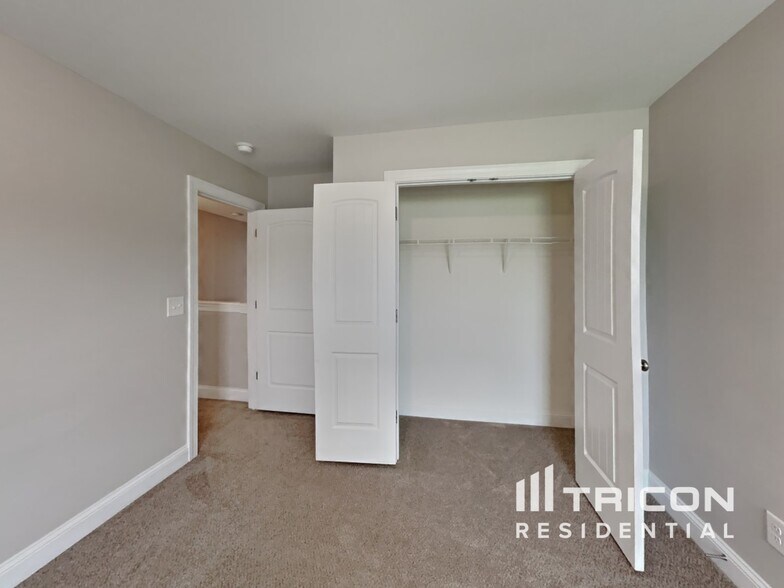 Building Photo - 516 Holden Forest Dr