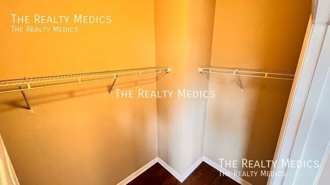 Building Photo - 3732 Avalon Park E Blvd