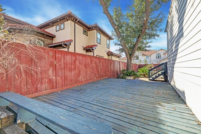 Building Photo - 12903 Figaro Dr