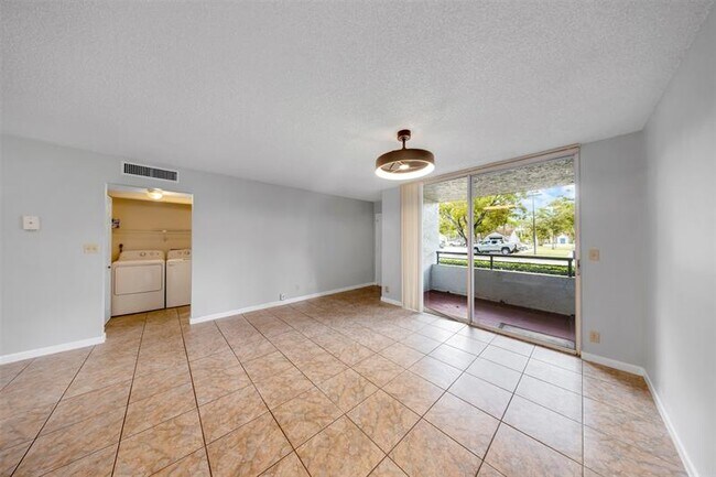 Building Photo - 941 Lyons Rd