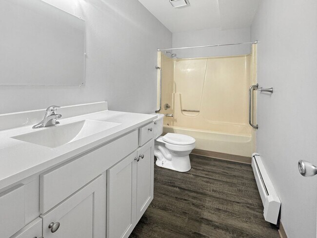 Building Photo - 2422 36th St SW