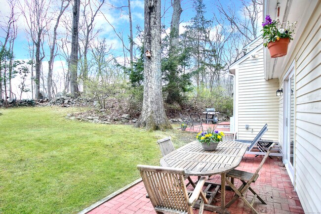 Building Photo - 1 Graystone Ln