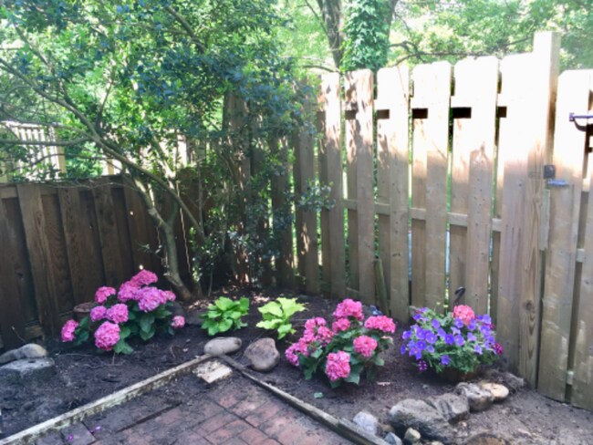 Building Photo - 1824 Bronzegate Blvd