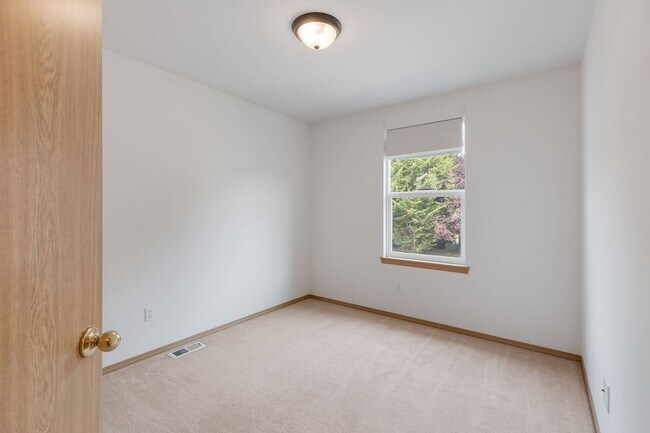 Building Photo - 2116 82nd Dr NE