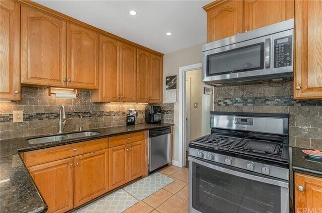 Building Photo - 12020 Springview Dr