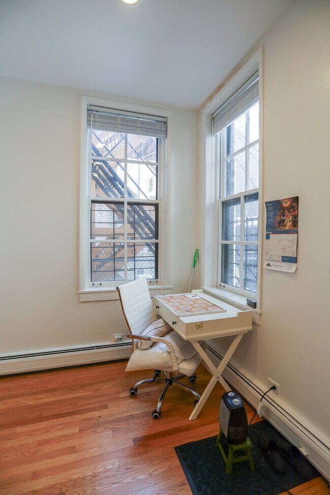 Building Photo - 1763 N Wells St
