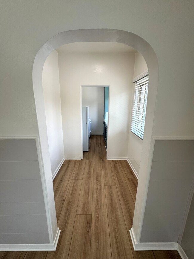 Building Photo - Remodeled Pierpont Beach Apartment