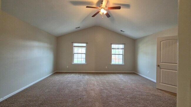Building Photo - 147 Niblick Dr