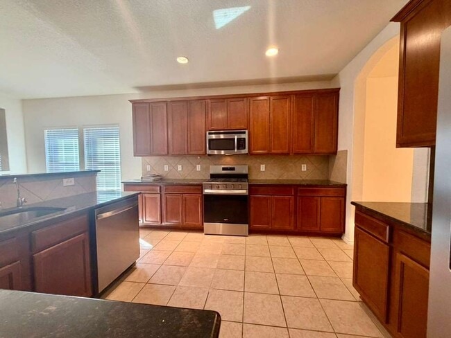 Building Photo - Discover Spacious One-Story Living in Mockingbird Heights!