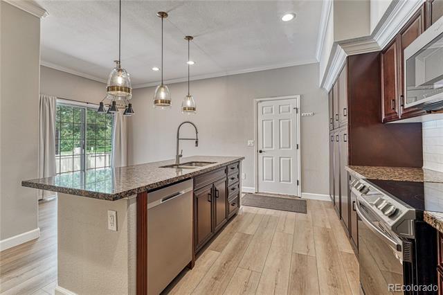 Building Photo - 9885 Greensview Cir