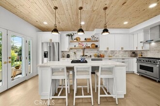 Building Photo - 4414 Moorpark Way