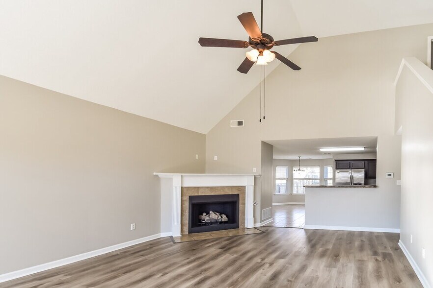 Building Photo - 7868 Ridgedale Dr