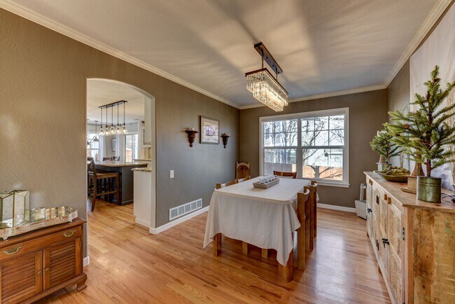 Building Photo - Stunning Upgraded 5BR 4BA Lafayette Home Near Coal Creek Trail & Hwy 287**