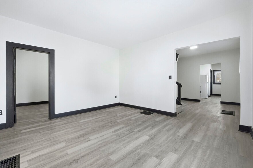 Building Photo - 2406 Miner St