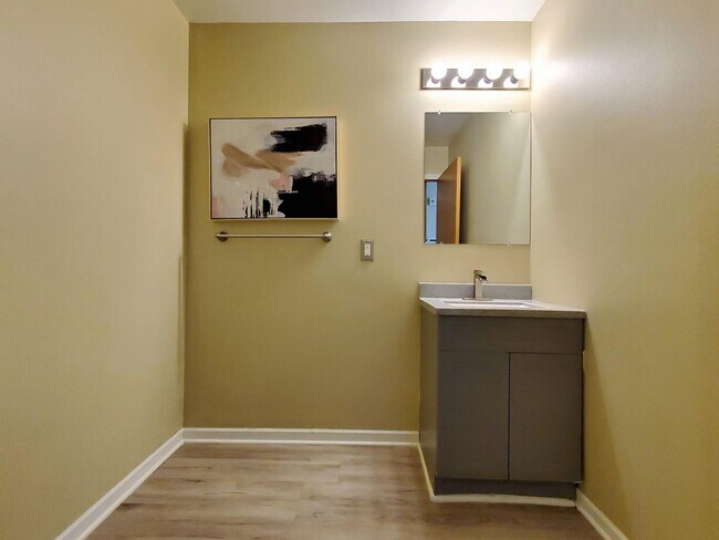 Building Photo - 2010 N 41st St