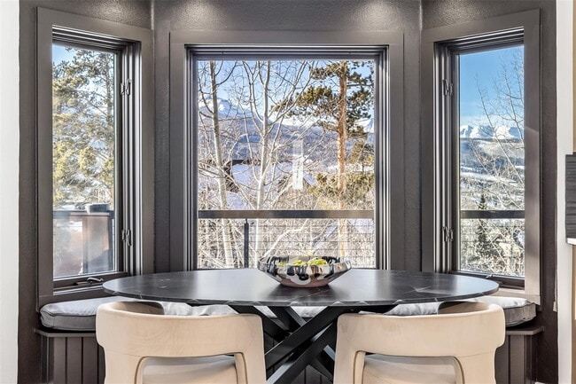Building Photo - Fully Remodeled 4 bedroom Home in Hamilton...