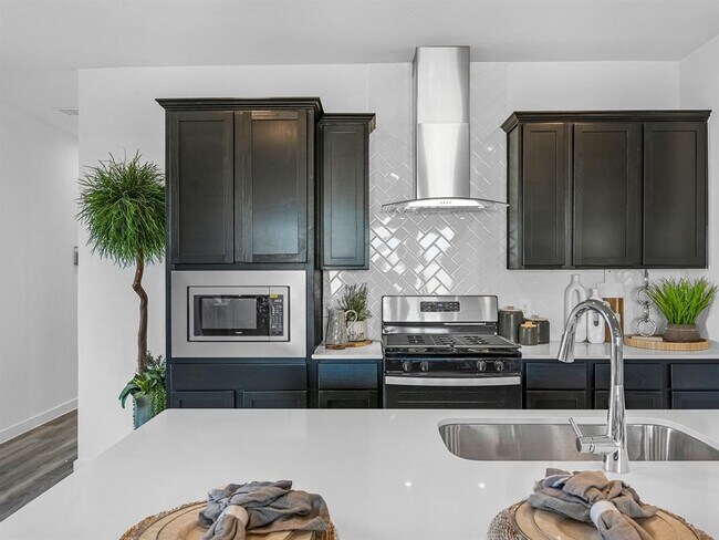 Building Photo - 2930 Crown Gate Dr