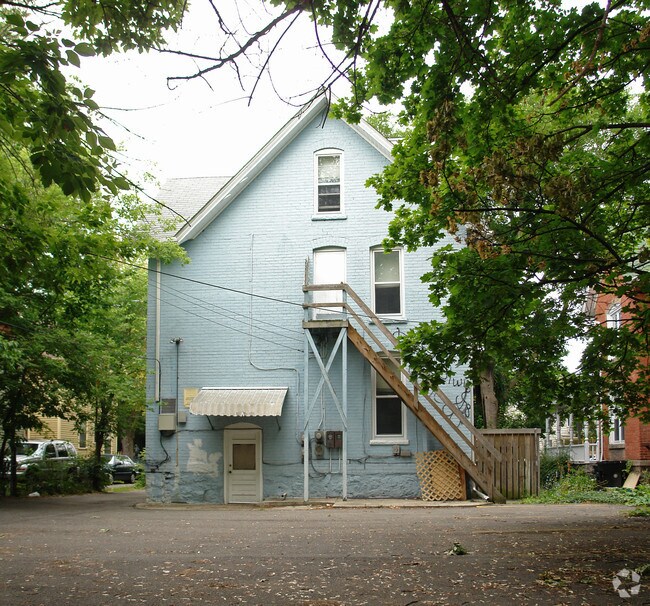 Building Photo - 921 Mary St