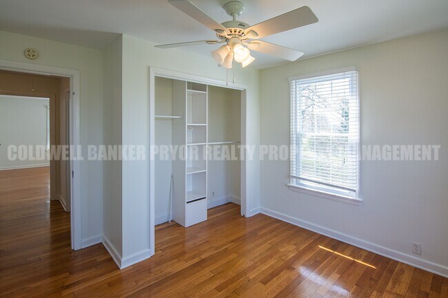 Building Photo - 323 Walsh Rd