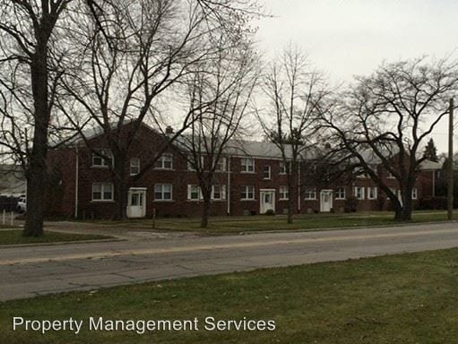 Primary Photo - 18047-18059 Hoover St