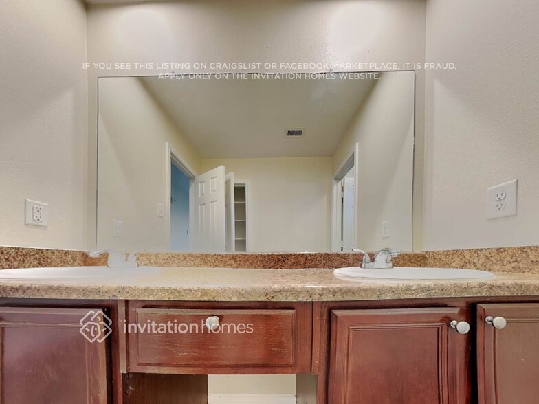 Building Photo - 5915 Deep S Dr