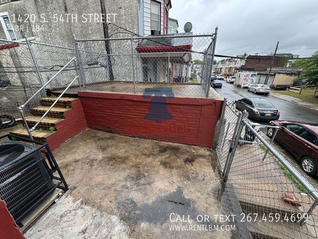 Building Photo - 1420 S 54th St