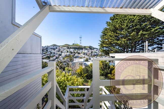 Building Photo - Collingwood Street - 450-452