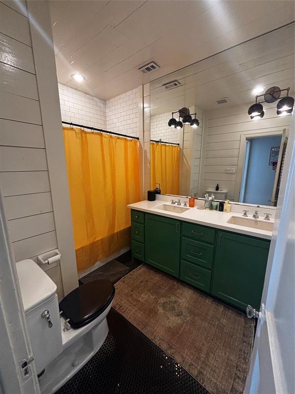 Building Photo - 917 E 39th St