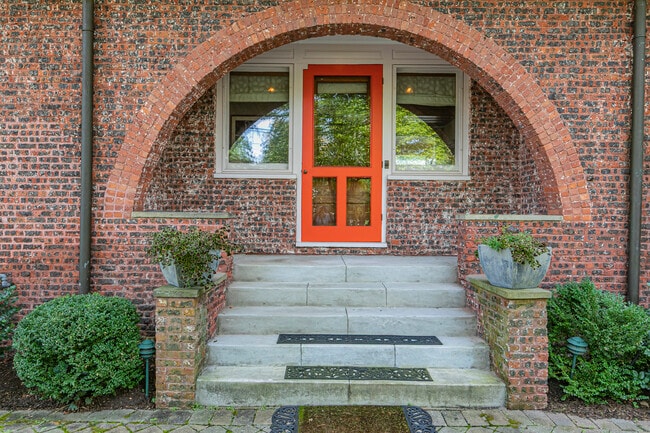 Building Photo - 54 Hodge Rd