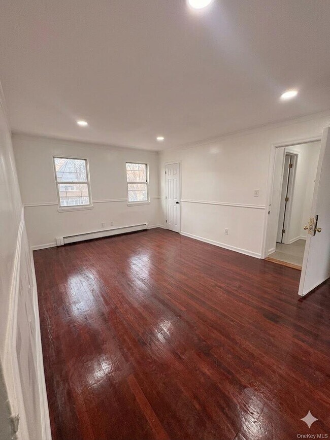 Building Photo - 109-19-10202 202nd St