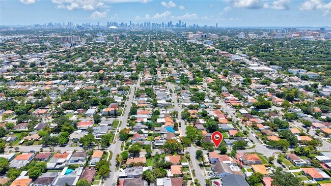 Building Photo - 500 SW 51st Ct