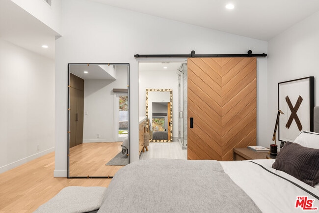 Building Photo - 3355 Alana Dr