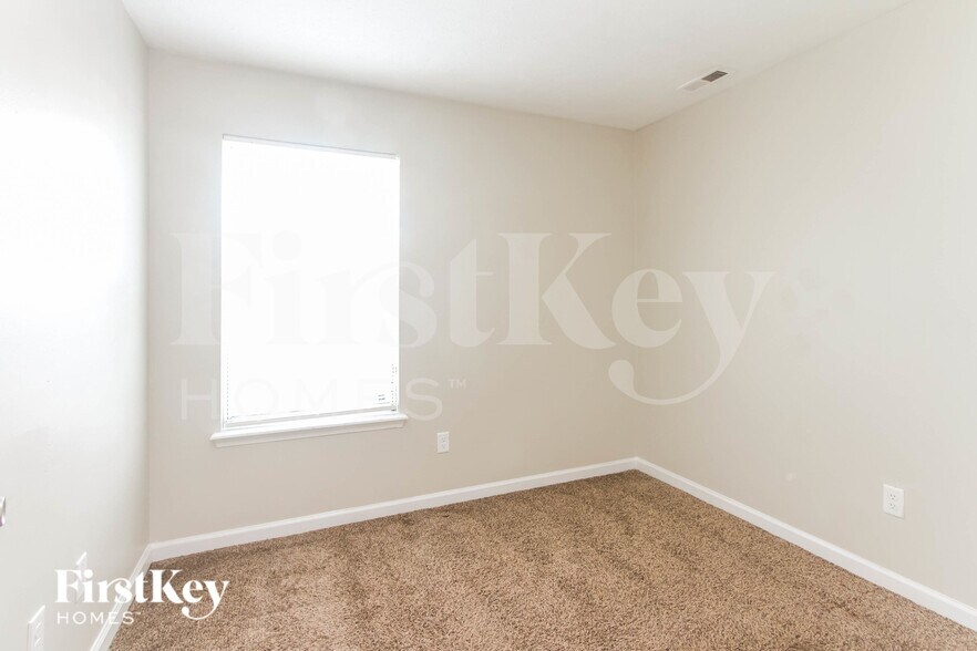 Building Photo - 5204 Hodson Dr