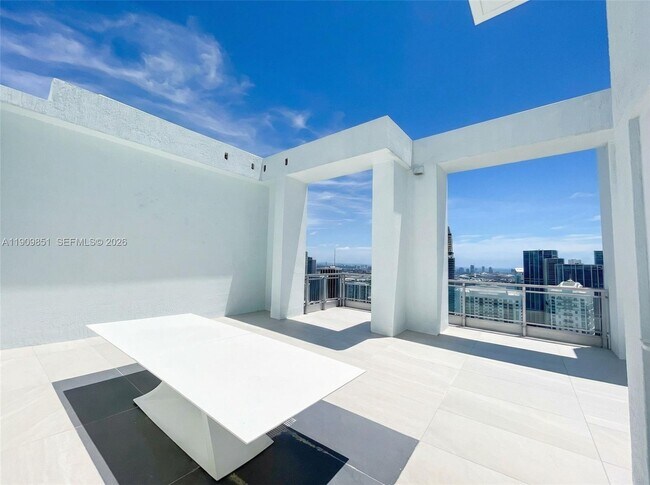 Building Photo - 92 SW 3rd St