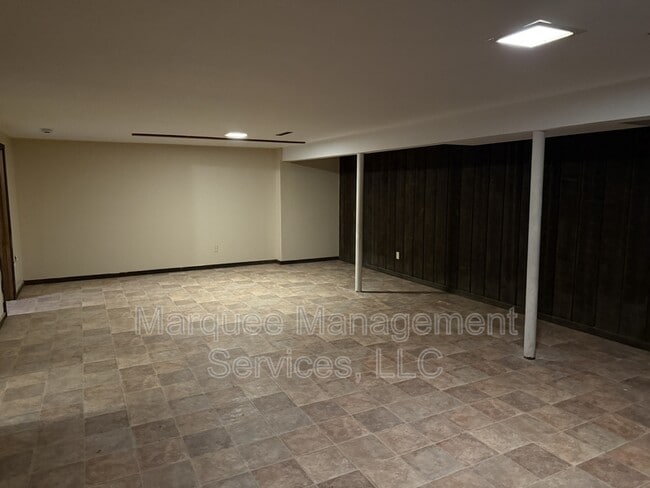 Building Photo - 2717 Victoria Ln