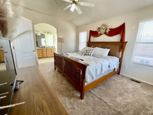 Building Photo - "Spacious 3-Bed with bonus room Sanctuary with 2.5 Baths in Fountain, CO – Your Serene Retreat Aw...